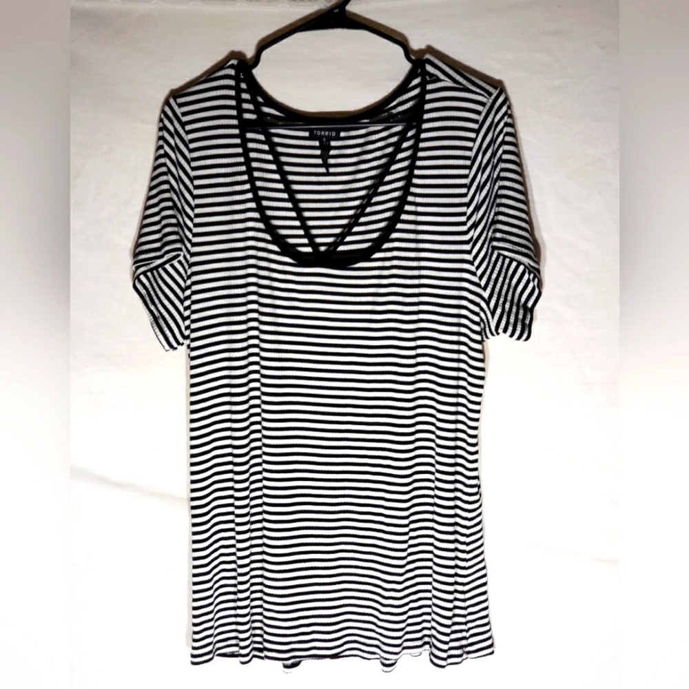 Torrid striped womans top/blouse size 4 plus size